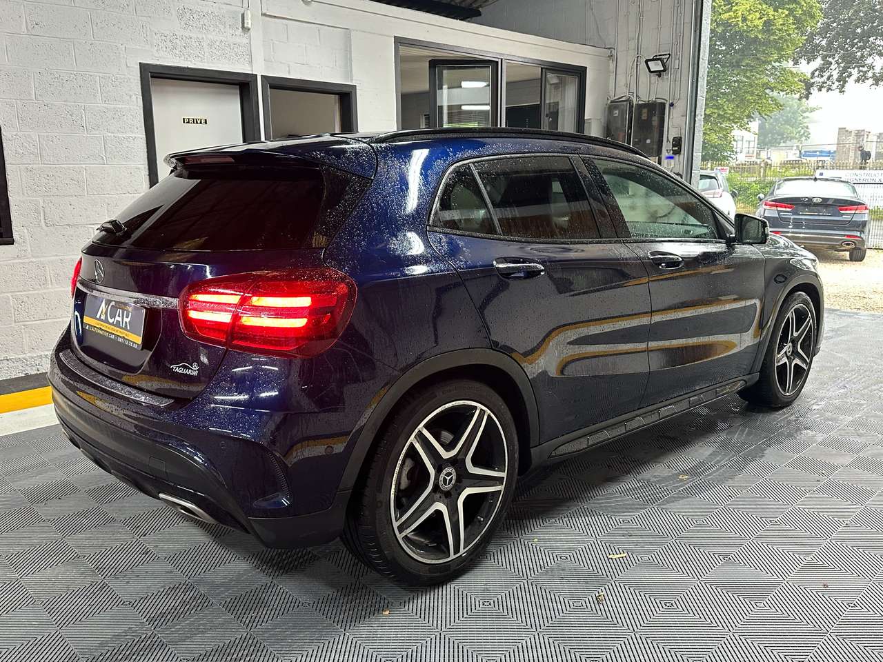 https://alternativecar.be/wp-content/uploads/2024/07/mercedes-benz-gla-180-business-solution-amg-garantie-12m-14490-3.jpg