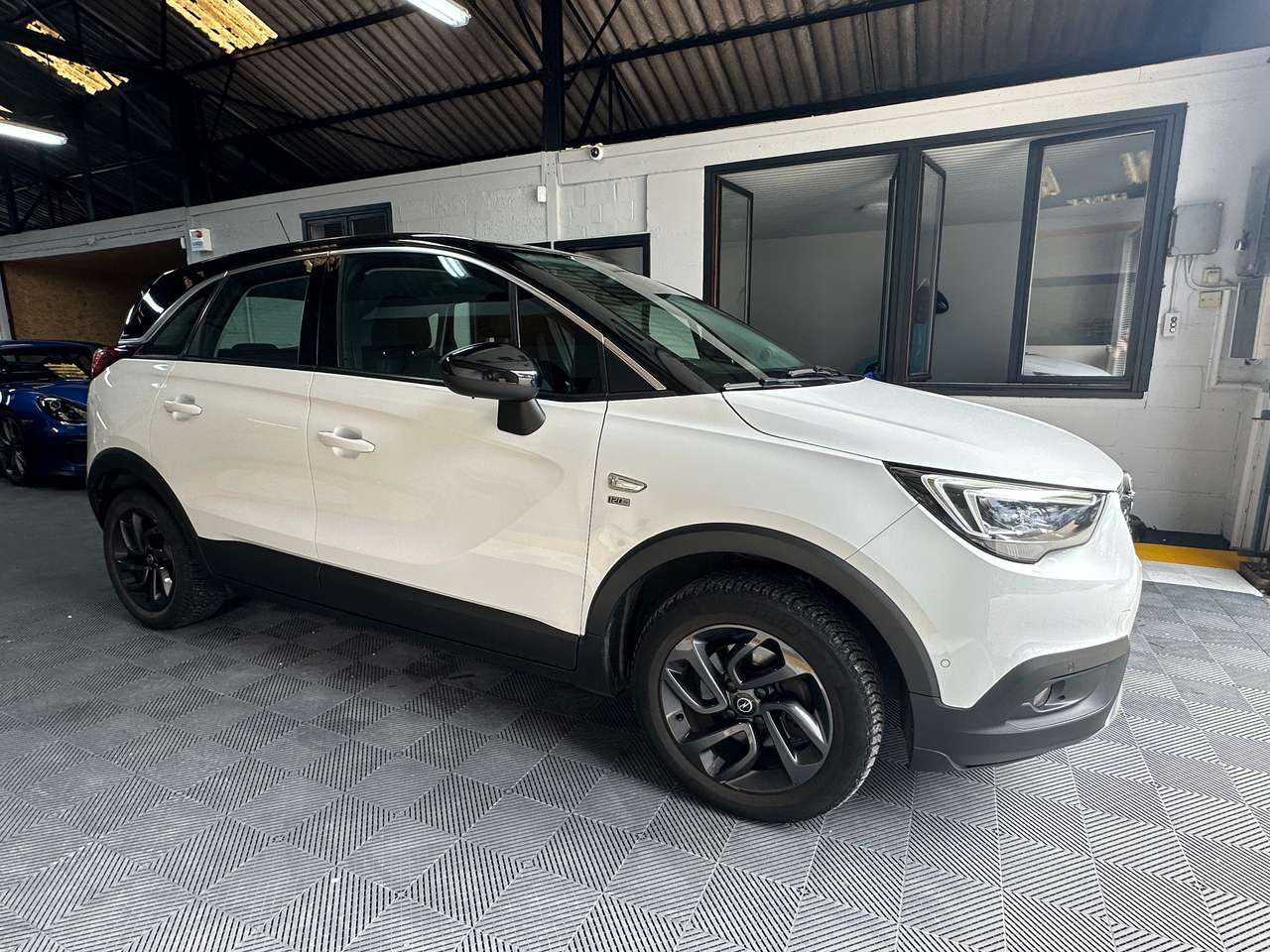 https://alternativecar.be/wp-content/uploads/2024/07/opel-crossland-x-1-2-turbo-ecotec-120-y-edit-s-s-garantie-12m-3532-2.jpg