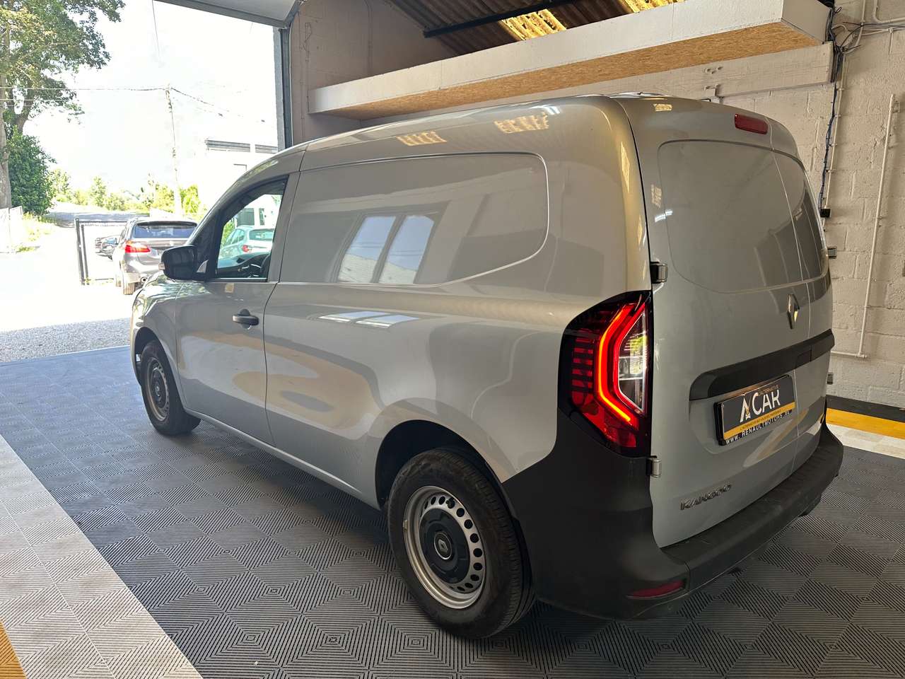 https://alternativecar.be/wp-content/uploads/2024/08/renault-kangoo-e-tech-45-kwh-authentic-r11-garantie-06-2025-67006-5.jpg