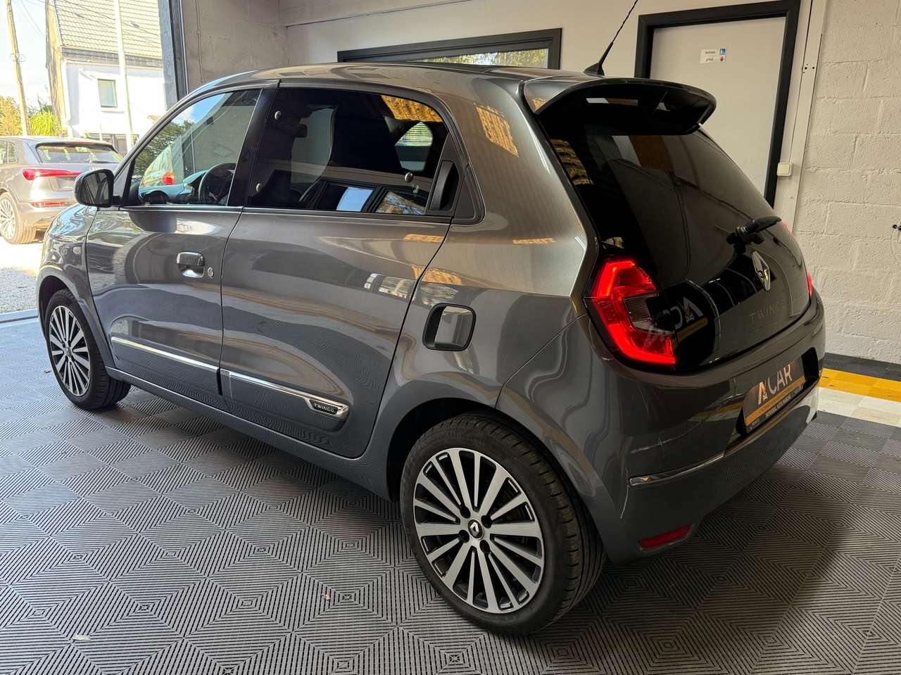 https://alternativecar.be/wp-content/uploads/2024/10/renault-twingo-0-9-tce-edition-one-garantie-12m-103579-5.jpg