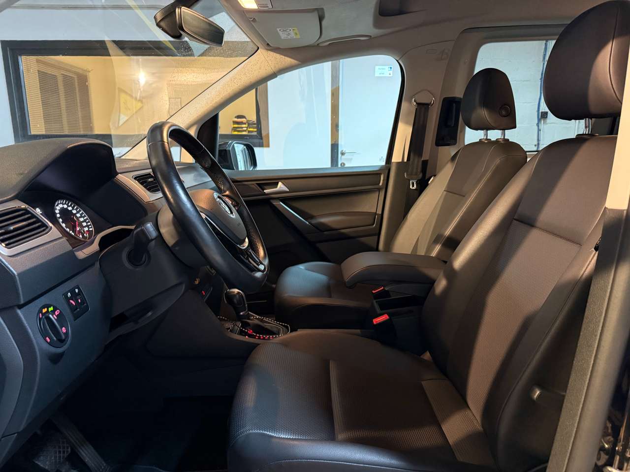 https://alternativecar.be/wp-content/uploads/2025/01/volkswagen-caddy-1-4-tsi-comfortline-dsg-garantie-12m-104204-6.jpg