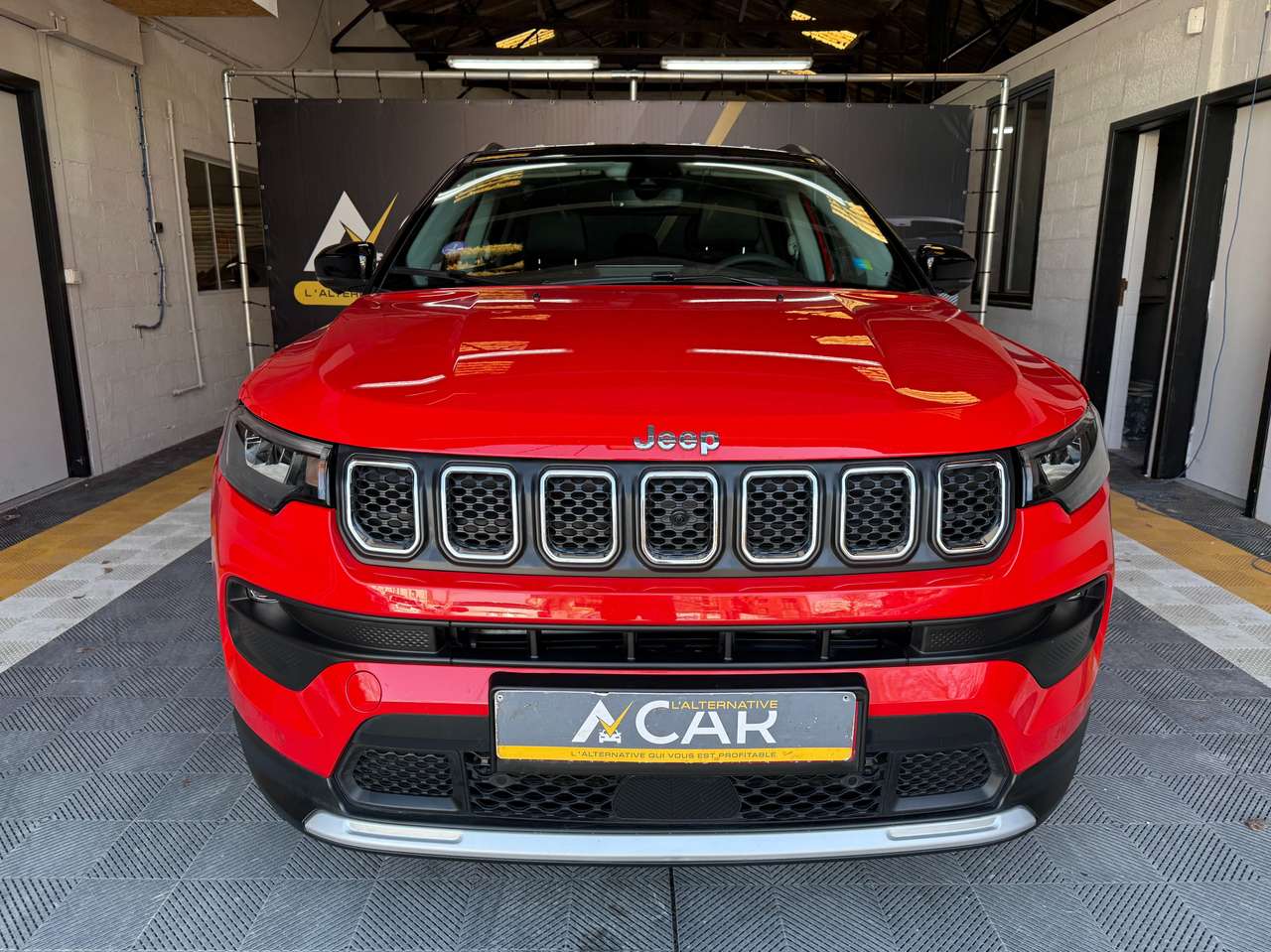 https://alternativecar.be/wp-content/uploads/2025/03/jeep-compass-1-5-turbo-mhev-limited-dct-garantie-12m-104739-1.jpg