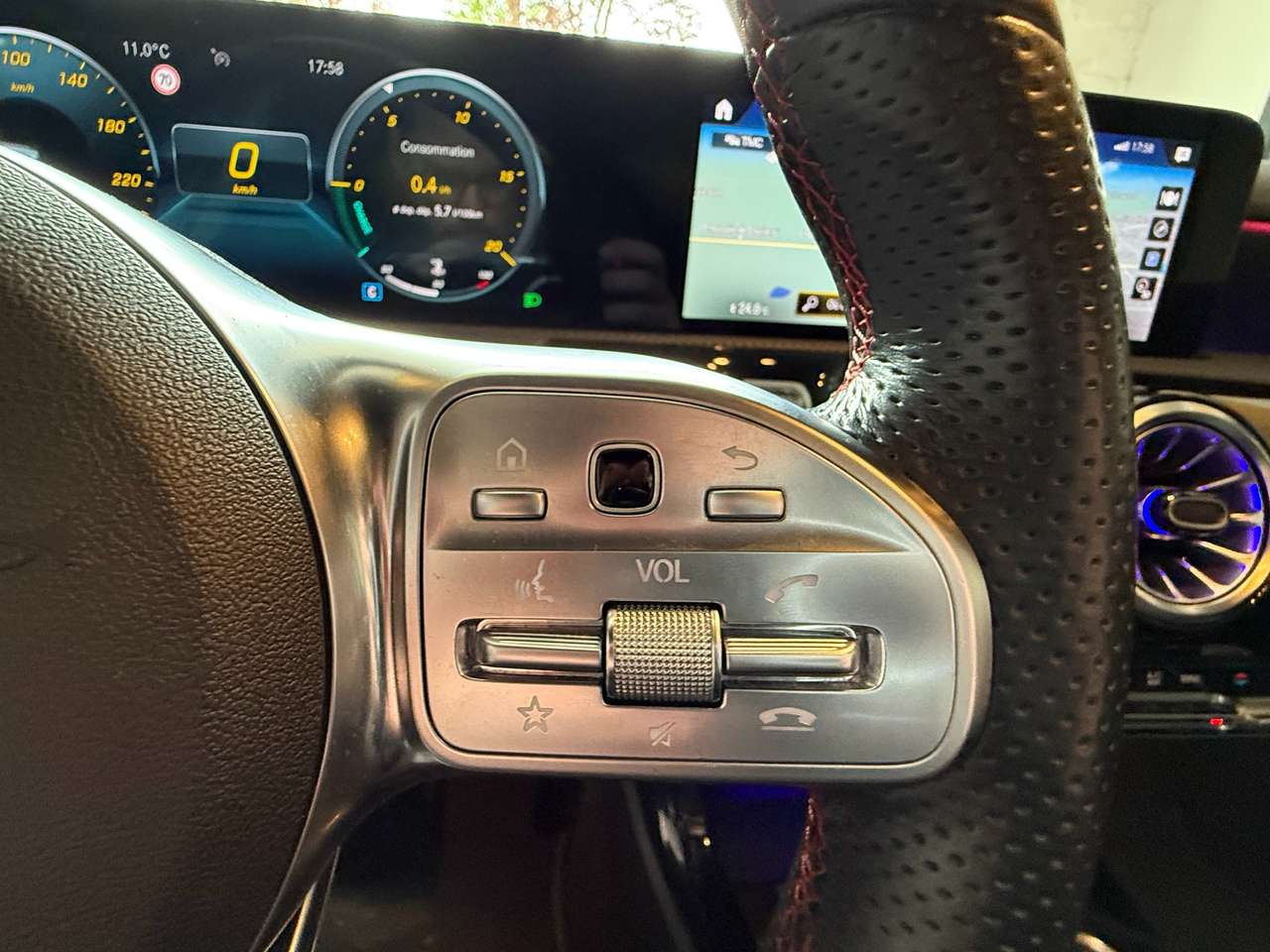 https://alternativecar.be/wp-content/uploads/2025/04/mercedes-benz-a-180-d-amg-pack-garantie-12m-105016-12.jpg