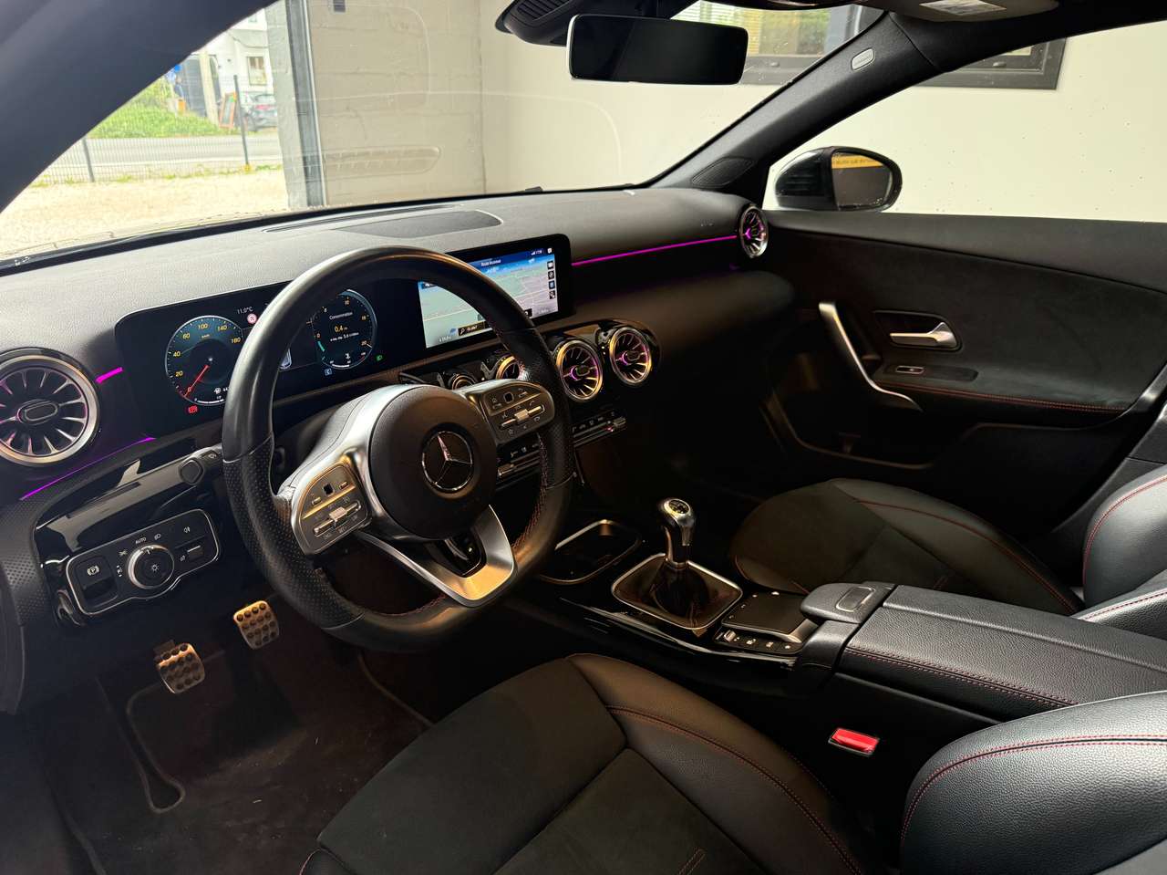 https://alternativecar.be/wp-content/uploads/2025/04/mercedes-benz-a-180-d-amg-pack-garantie-12m-105016-8.jpg