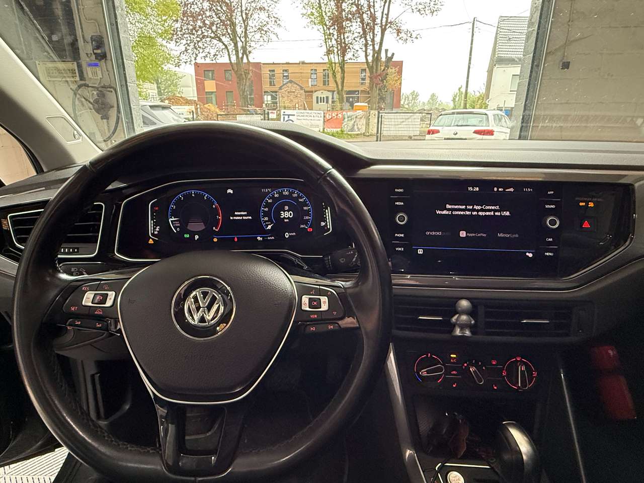 https://alternativecar.be/wp-content/uploads/2025/04/volkswagen-polo-1-0-tsi-highline-opf-dsg-r-line-garantie-12m-104999-8.jpg