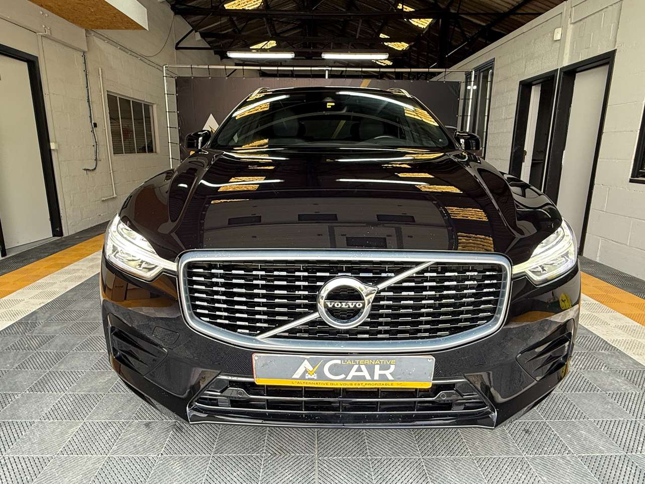 https://alternativecar.be/wp-content/uploads/2025/04/volvo-xc60-2-0-d3-r-design-garantie-12m-105048-1.jpg
