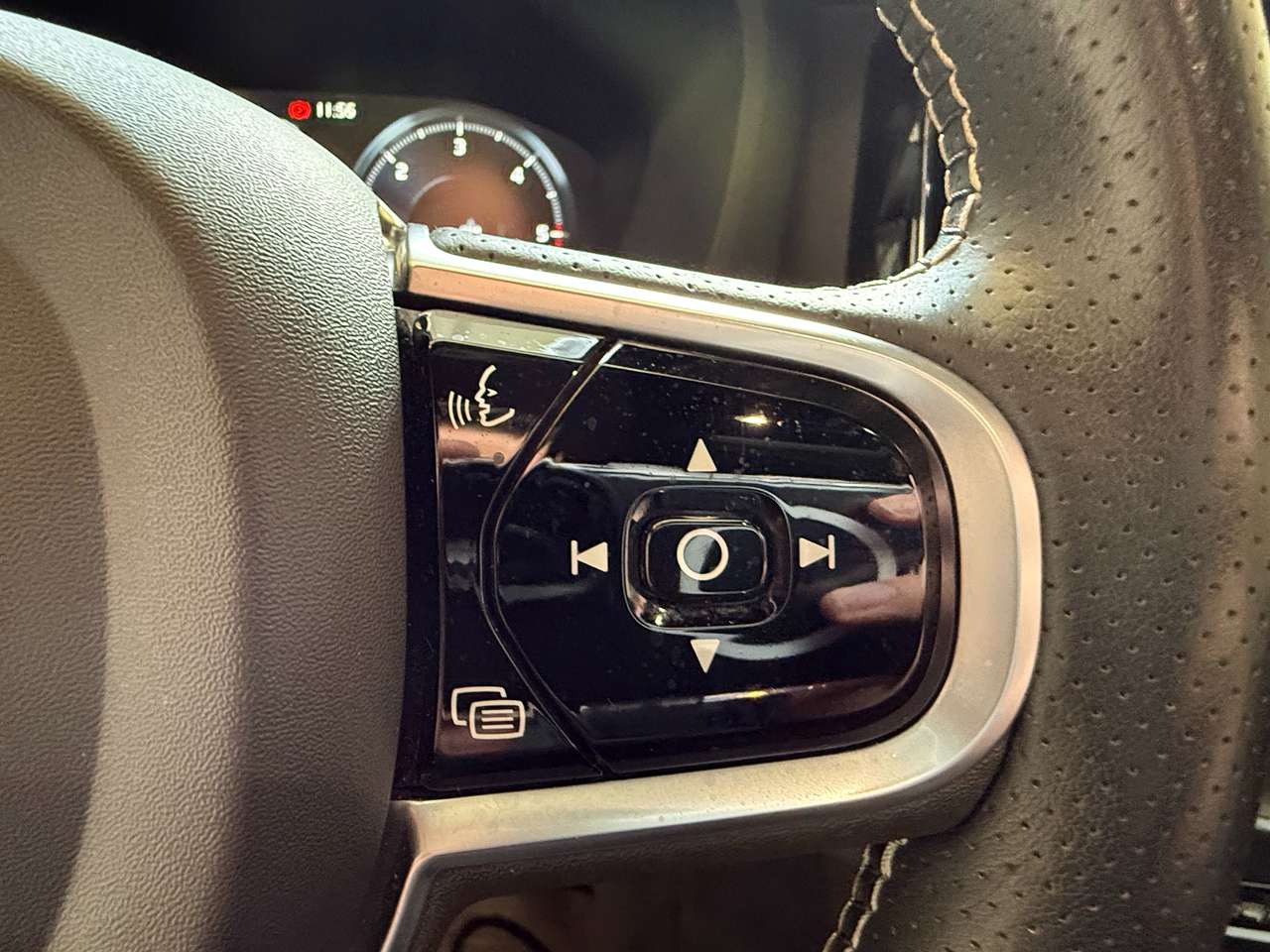 https://alternativecar.be/wp-content/uploads/2025/04/volvo-xc60-2-0-d3-r-design-garantie-12m-105048-12.jpg