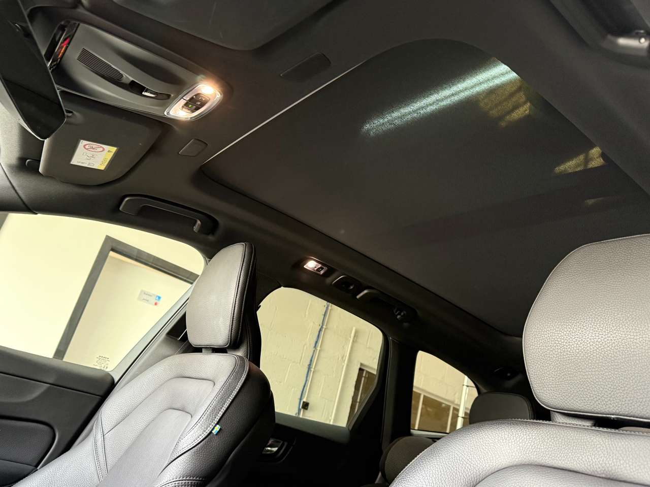 https://alternativecar.be/wp-content/uploads/2025/04/volvo-xc60-2-0-d3-r-design-garantie-12m-105048-7.jpg