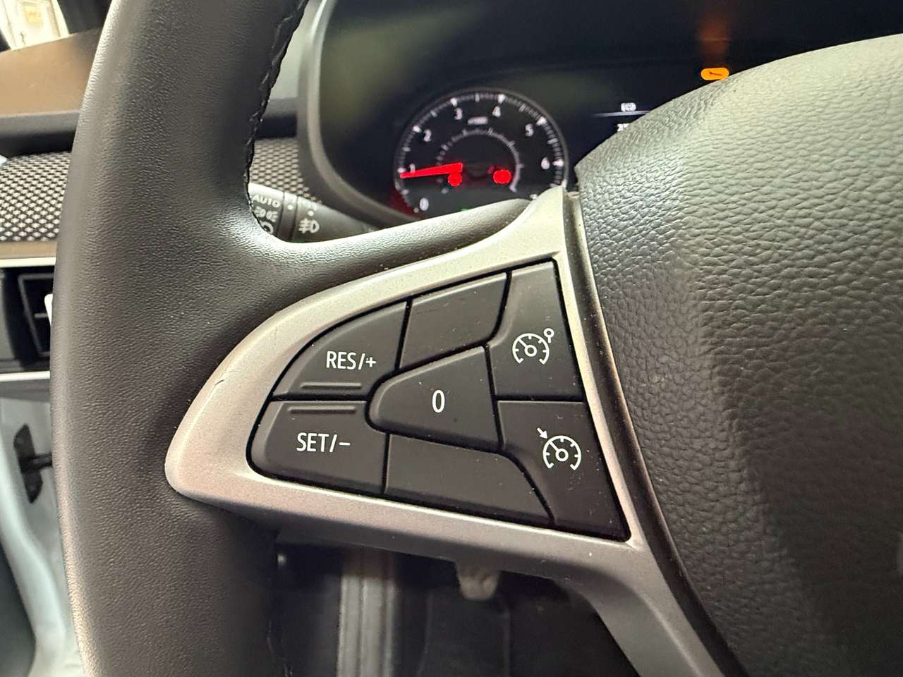 https://alternativecar.be/wp-content/uploads/2025/05/dacia-sandero-1-0-tce-expression-garantie-05-2027-dacia-105353-10.jpg