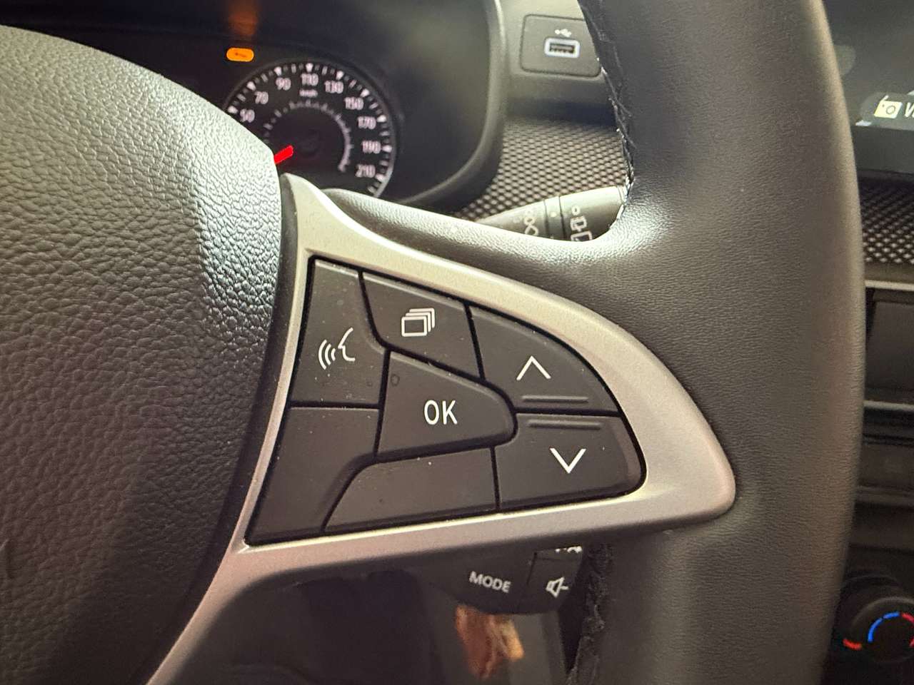 https://alternativecar.be/wp-content/uploads/2025/05/dacia-sandero-1-0-tce-expression-garantie-05-2027-dacia-105353-11.jpg