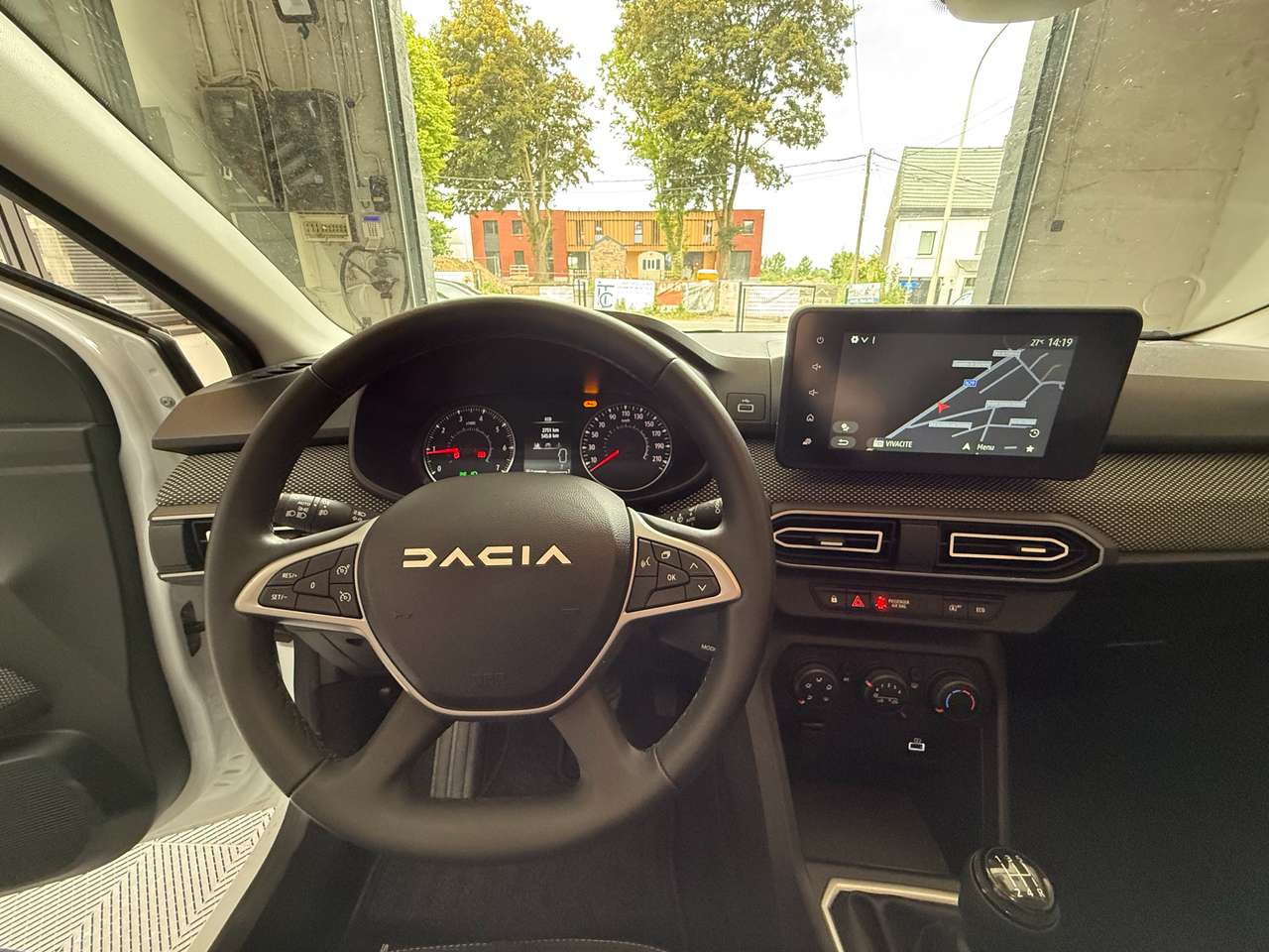 https://alternativecar.be/wp-content/uploads/2025/05/dacia-sandero-1-0-tce-expression-garantie-05-2027-dacia-105353-8.jpg