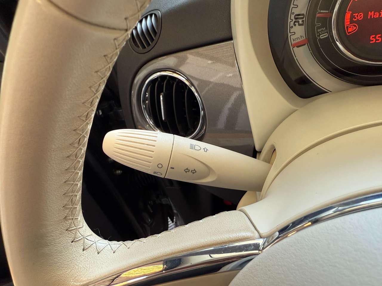 https://alternativecar.be/wp-content/uploads/2025/05/fiat-500-1-2i-lounge-garantie-12m-105305-10.jpg