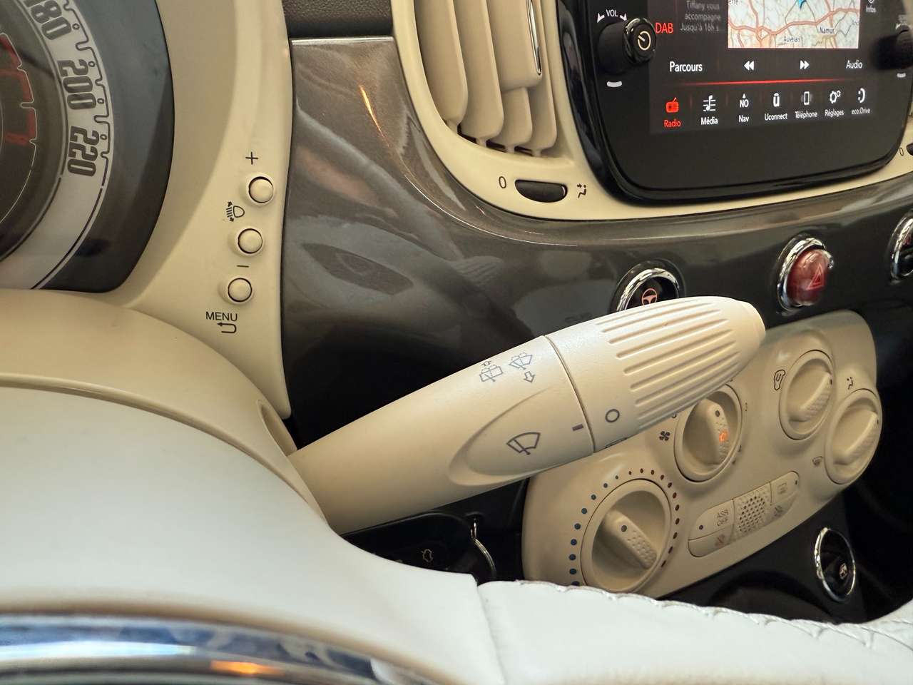 https://alternativecar.be/wp-content/uploads/2025/05/fiat-500-1-2i-lounge-garantie-12m-105305-11.jpg