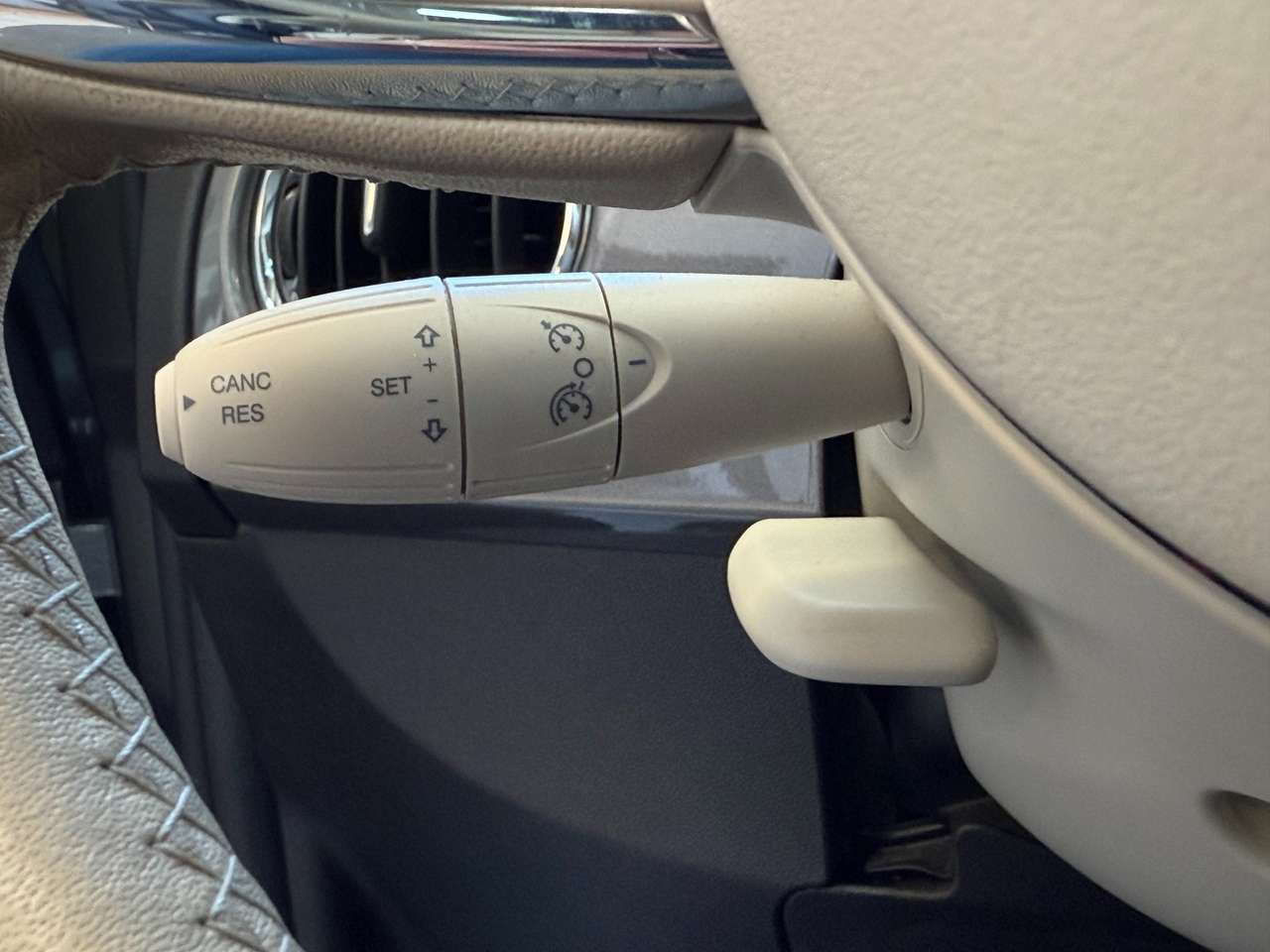 https://alternativecar.be/wp-content/uploads/2025/05/fiat-500-1-2i-lounge-garantie-12m-105305-14.jpg