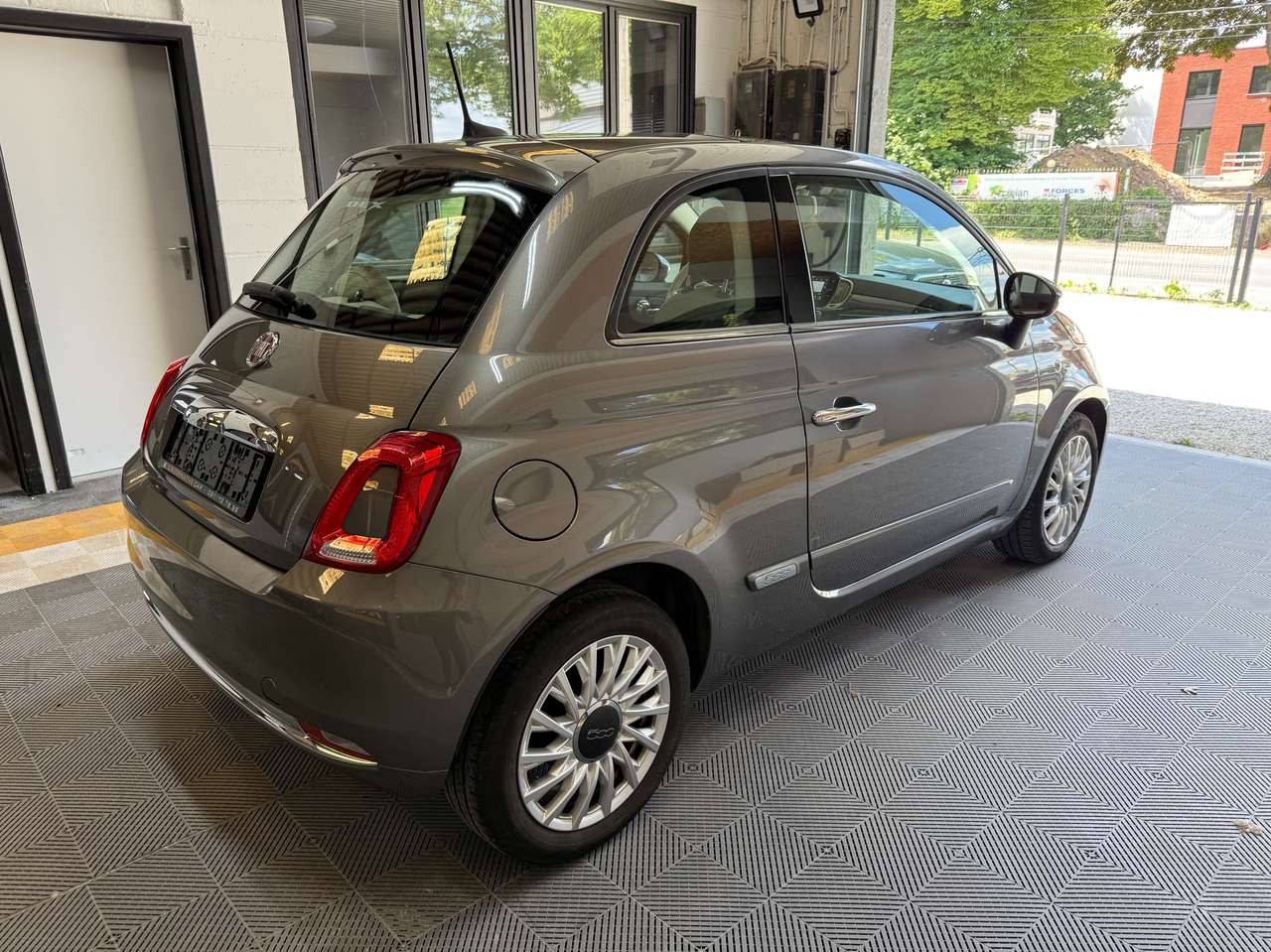 https://alternativecar.be/wp-content/uploads/2025/05/fiat-500-1-2i-lounge-garantie-12m-105305-3.jpg