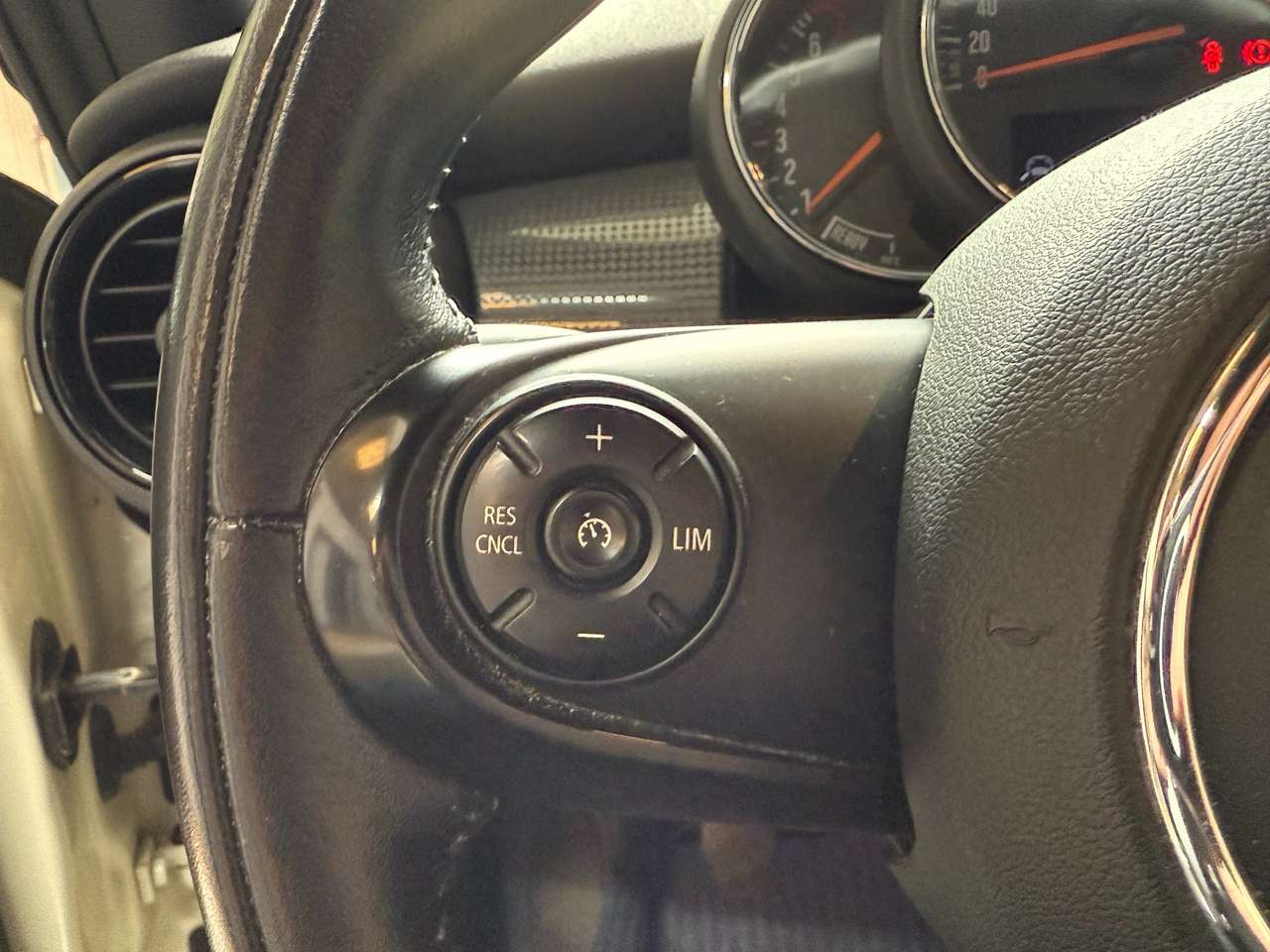https://alternativecar.be/wp-content/uploads/2025/05/mini-cooper-1-5-opf-garantie-12m-105256-10.jpg