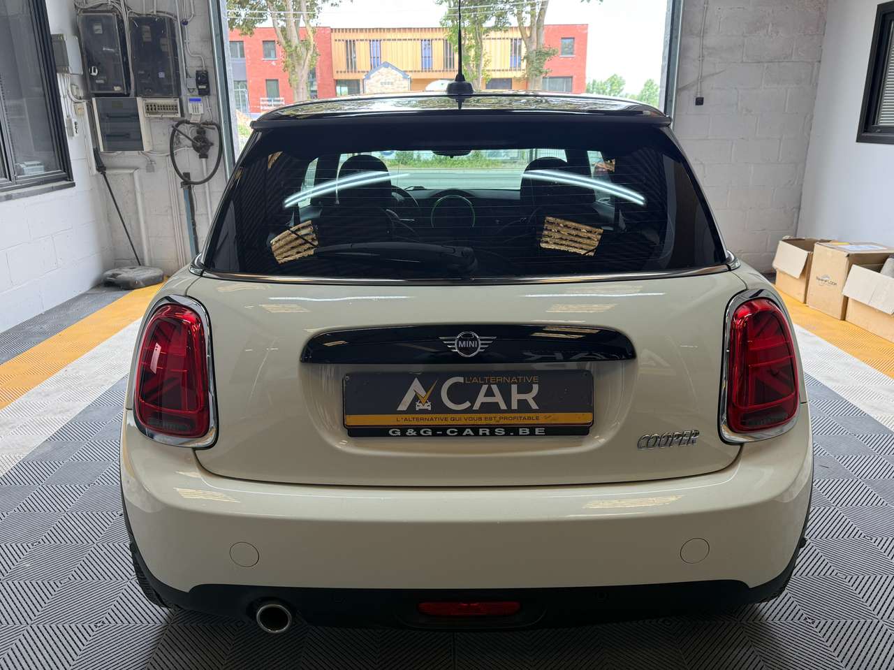 https://alternativecar.be/wp-content/uploads/2025/05/mini-cooper-1-5-opf-garantie-12m-105256-4.jpg