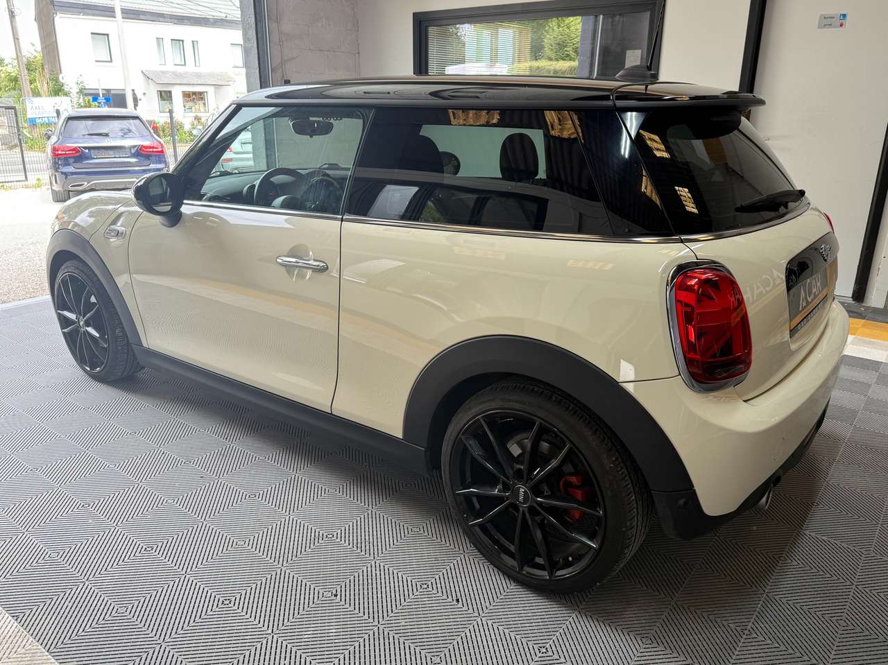 https://alternativecar.be/wp-content/uploads/2025/05/mini-cooper-1-5-opf-garantie-12m-105256-5.jpg