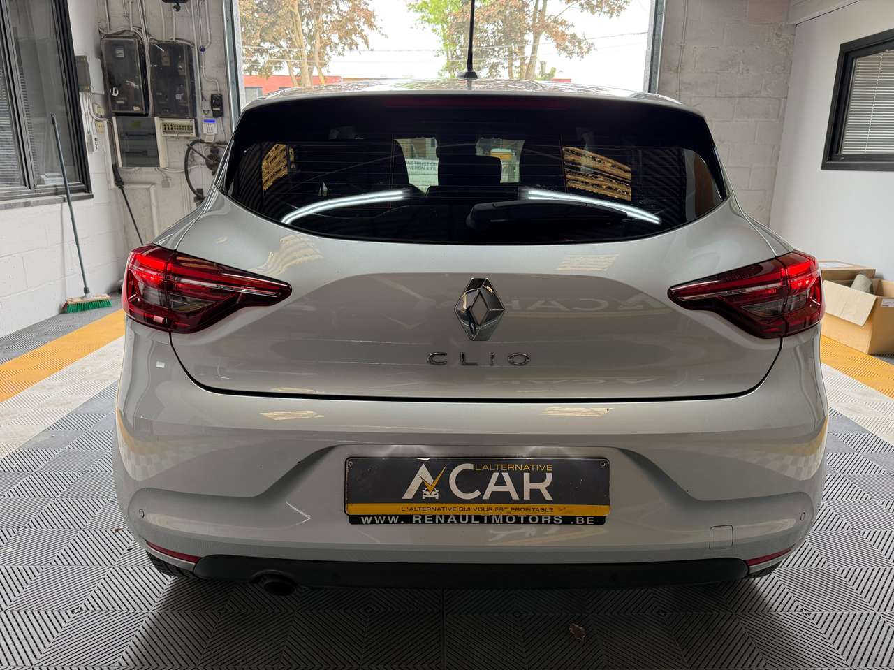 https://alternativecar.be/wp-content/uploads/2025/05/renault-clio-1-0-tce-equilibre-gpf-garantie-12m-105080-4.jpg