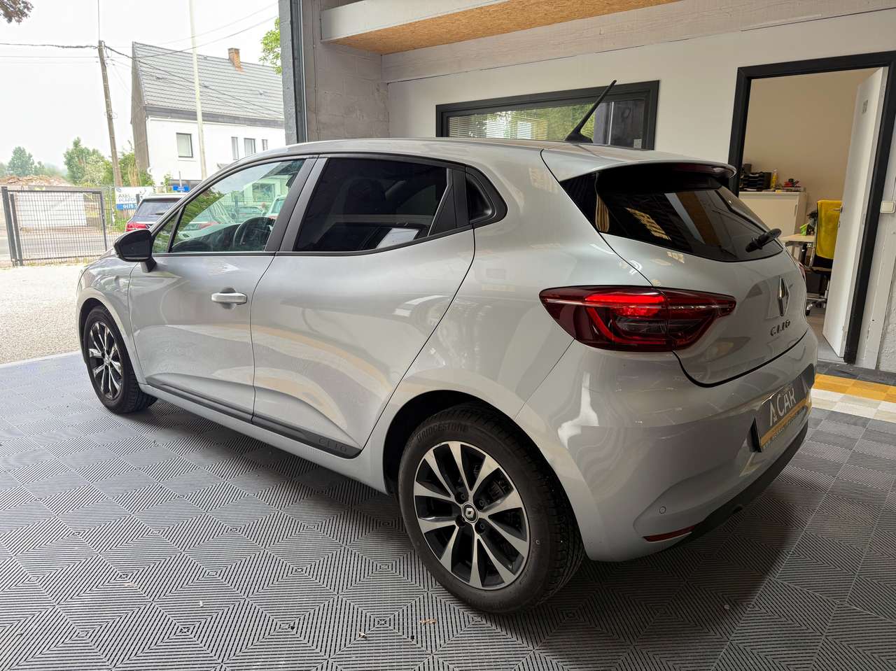 https://alternativecar.be/wp-content/uploads/2025/05/renault-clio-1-0-tce-equilibre-gpf-garantie-12m-105080-5.jpg