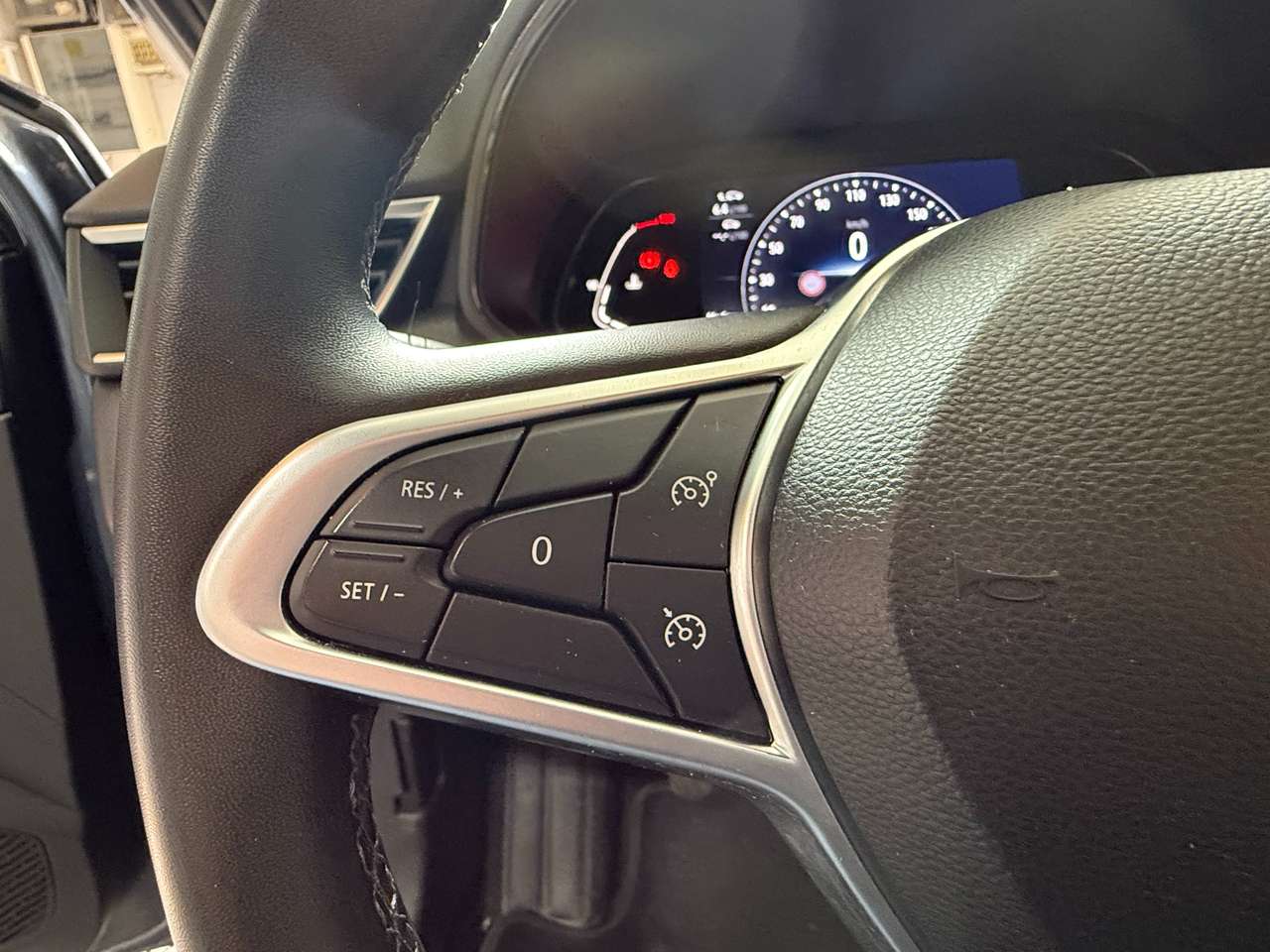 https://alternativecar.be/wp-content/uploads/2025/05/renault-clio-1-0-tce-limited-garantie-12m-105289-10.jpg