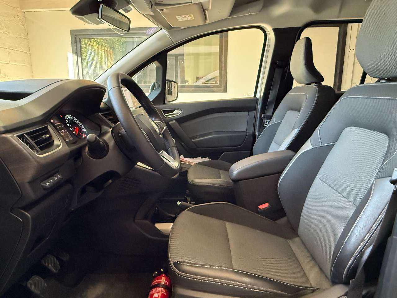 https://alternativecar.be/wp-content/uploads/2025/05/renault-kangoo-1-3-tce-techno-garantie-renault-10-2027-105128-6.jpg