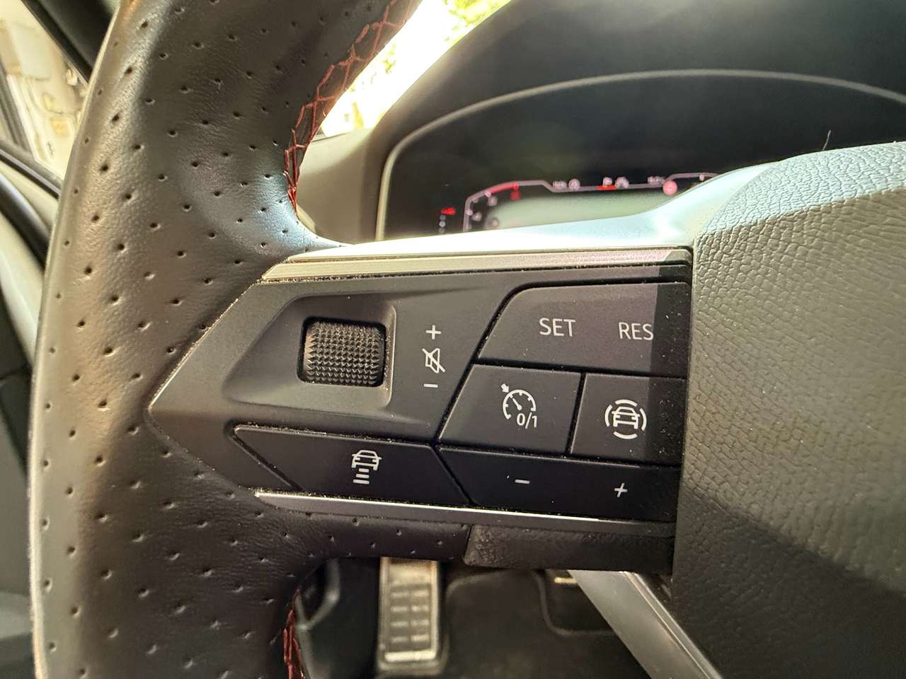 https://alternativecar.be/wp-content/uploads/2025/05/seat-tarraco-2-0-cr-tdi-fr-dsg-garantie-12m-105224-11.jpg