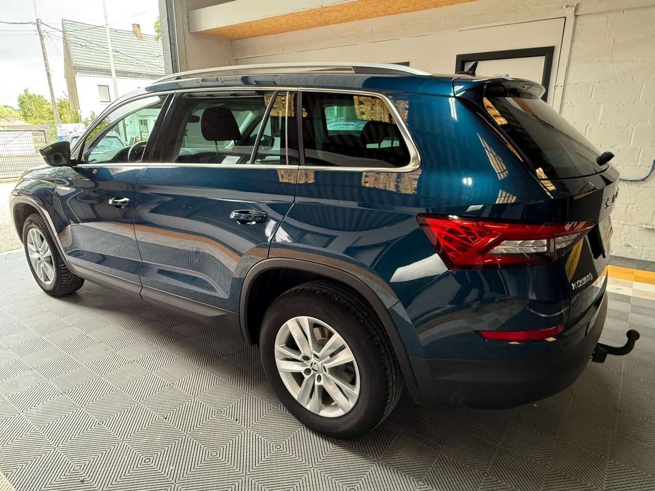 https://alternativecar.be/wp-content/uploads/2025/05/skoda-kodiaq-2-0-cr-tdi-ambition-dsg-garantie-12m-105272-5.jpg