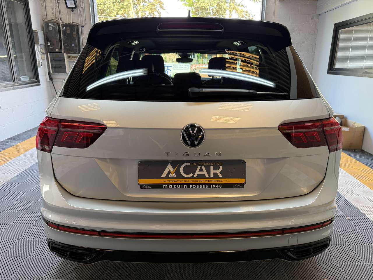 https://alternativecar.be/wp-content/uploads/2025/05/volkswagen-tiguan-2-0-tdi-scr-r-line-dsg-garantie-12m-105240-4.jpg