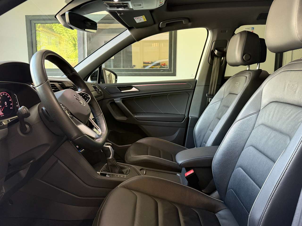 https://alternativecar.be/wp-content/uploads/2025/05/volkswagen-tiguan-2-0-tdi-scr-r-line-dsg-garantie-12m-105240-6.jpg