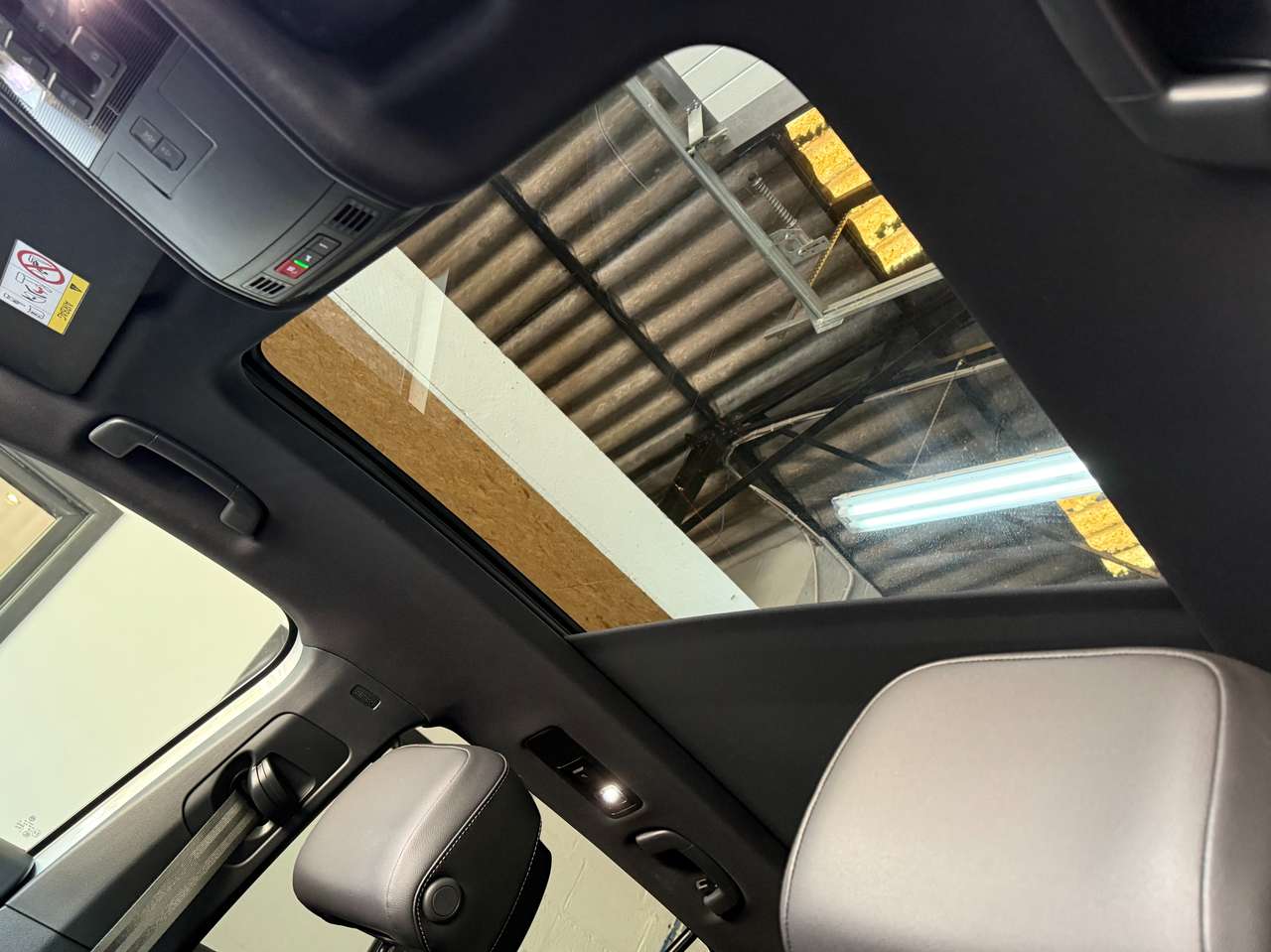 https://alternativecar.be/wp-content/uploads/2025/05/volkswagen-tiguan-2-0-tdi-scr-r-line-dsg-garantie-12m-105240-7.jpg
