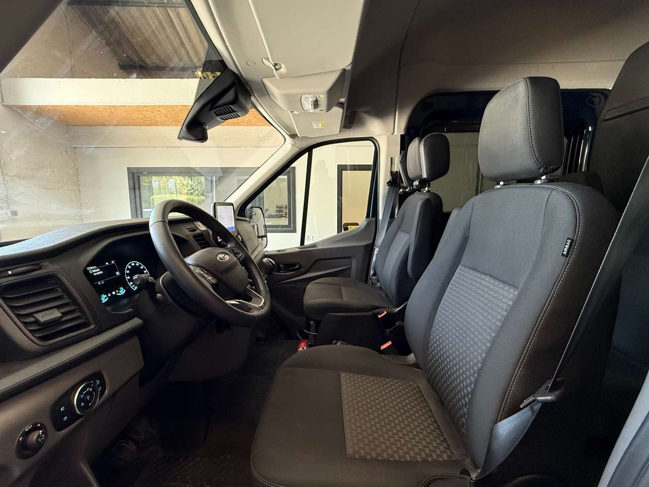 https://alternativecar.be/wp-content/uploads/2025/06/ford-transit-2-0-tdci-l3-2t-trend-double-cabine-garantie-ford-105482-6.jpg