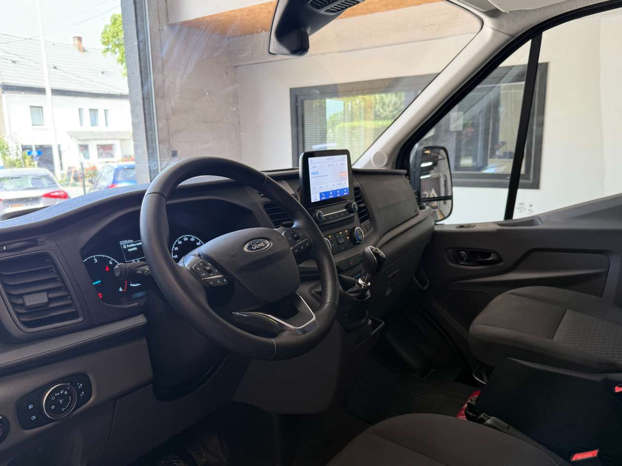 https://alternativecar.be/wp-content/uploads/2025/06/ford-transit-2-0-tdci-l3-2t-trend-double-cabine-garantie-ford-105482-7.jpg