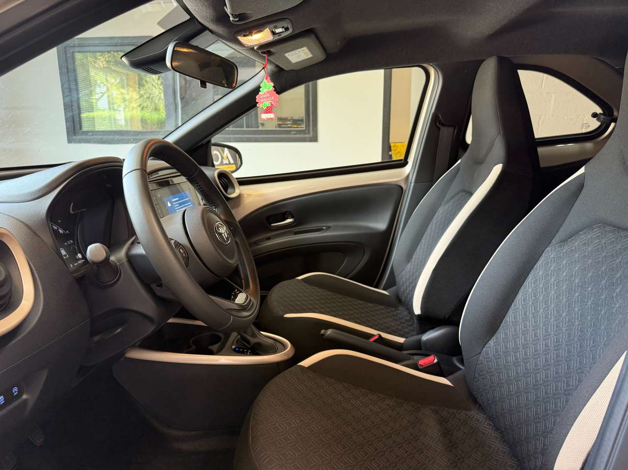 https://alternativecar.be/wp-content/uploads/2025/06/toyota-aygo-x-1-0i-vvt-i-pulse-cvt-garantie-toyota-2034-105515-6.jpg
