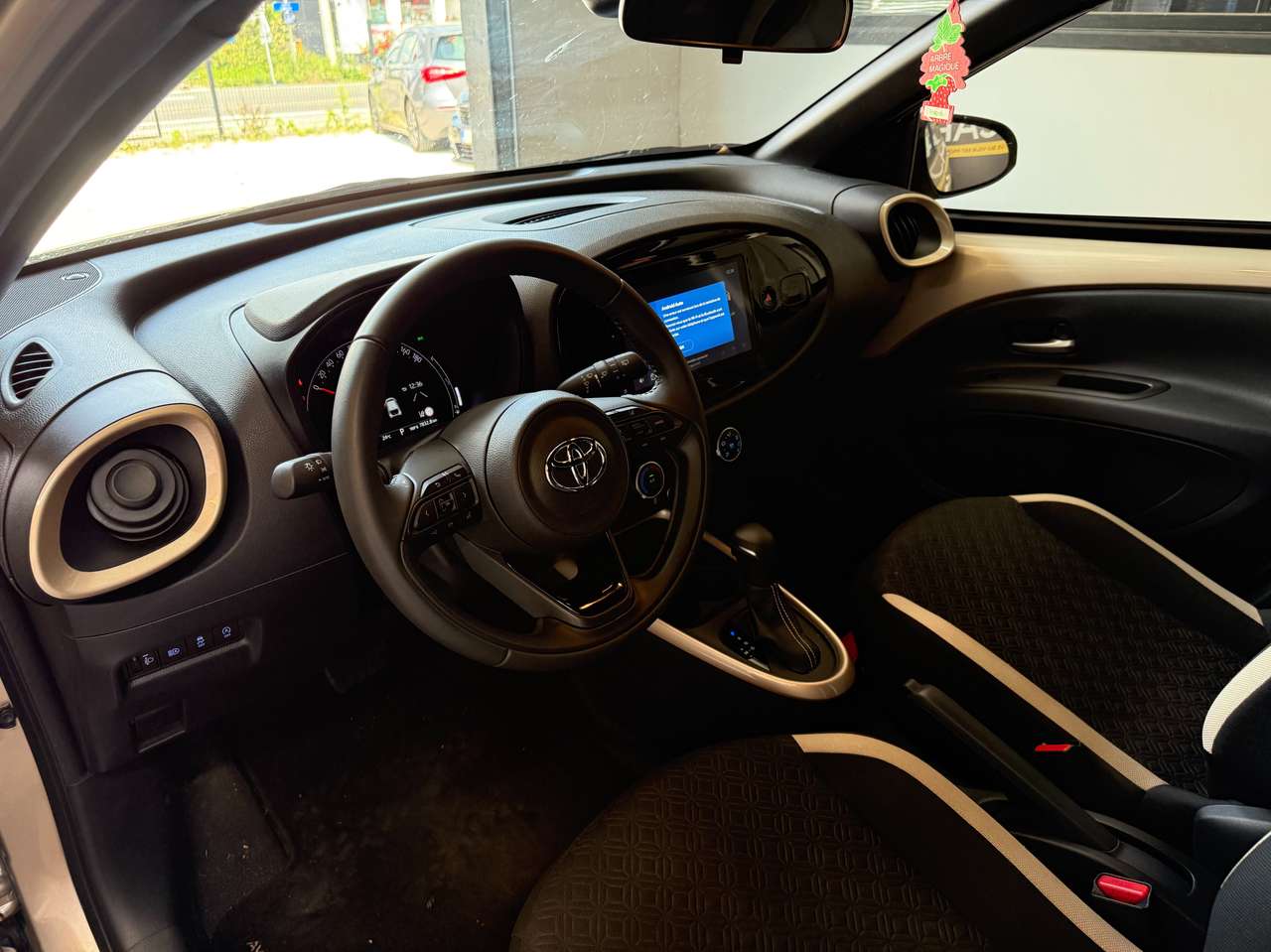 https://alternativecar.be/wp-content/uploads/2025/06/toyota-aygo-x-1-0i-vvt-i-pulse-cvt-garantie-toyota-2034-105515-7.jpg