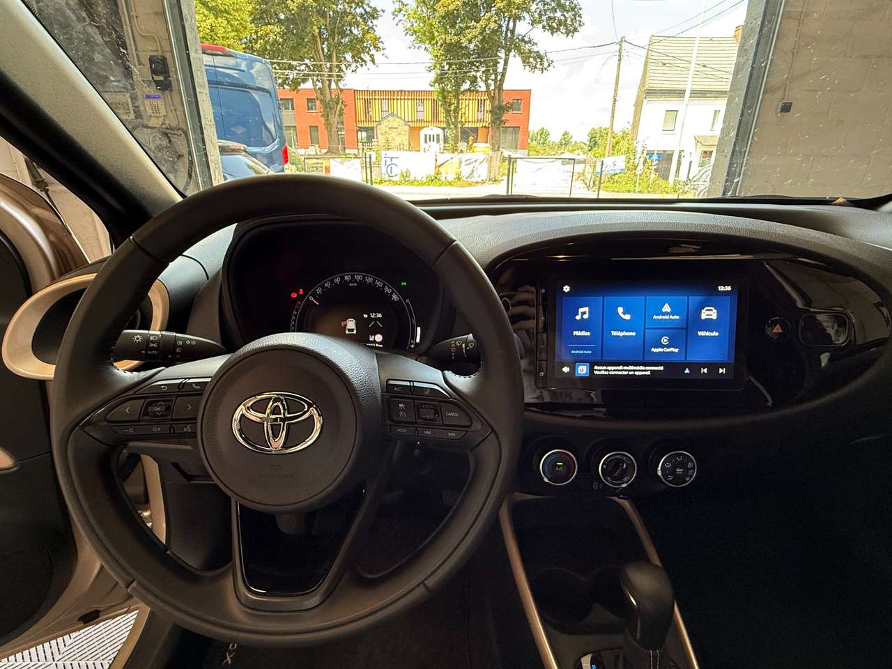 https://alternativecar.be/wp-content/uploads/2025/06/toyota-aygo-x-1-0i-vvt-i-pulse-cvt-garantie-toyota-2034-105515-8.jpg
