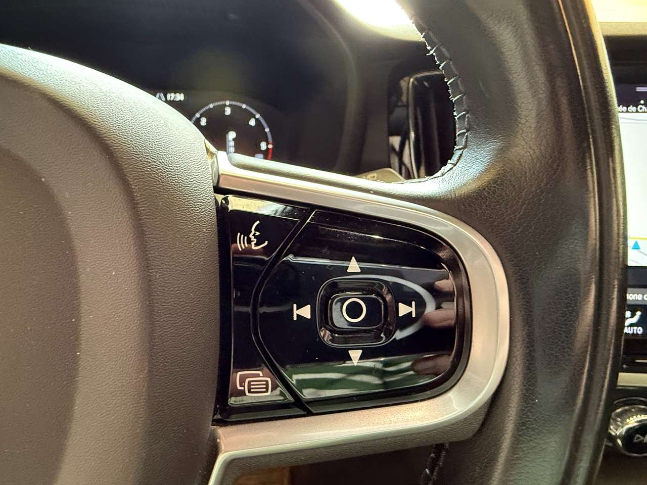 https://alternativecar.be/wp-content/uploads/2025/06/volvo-v60-cross-country-2-0awd-geartronic-garantie-12m-105611-12.jpg