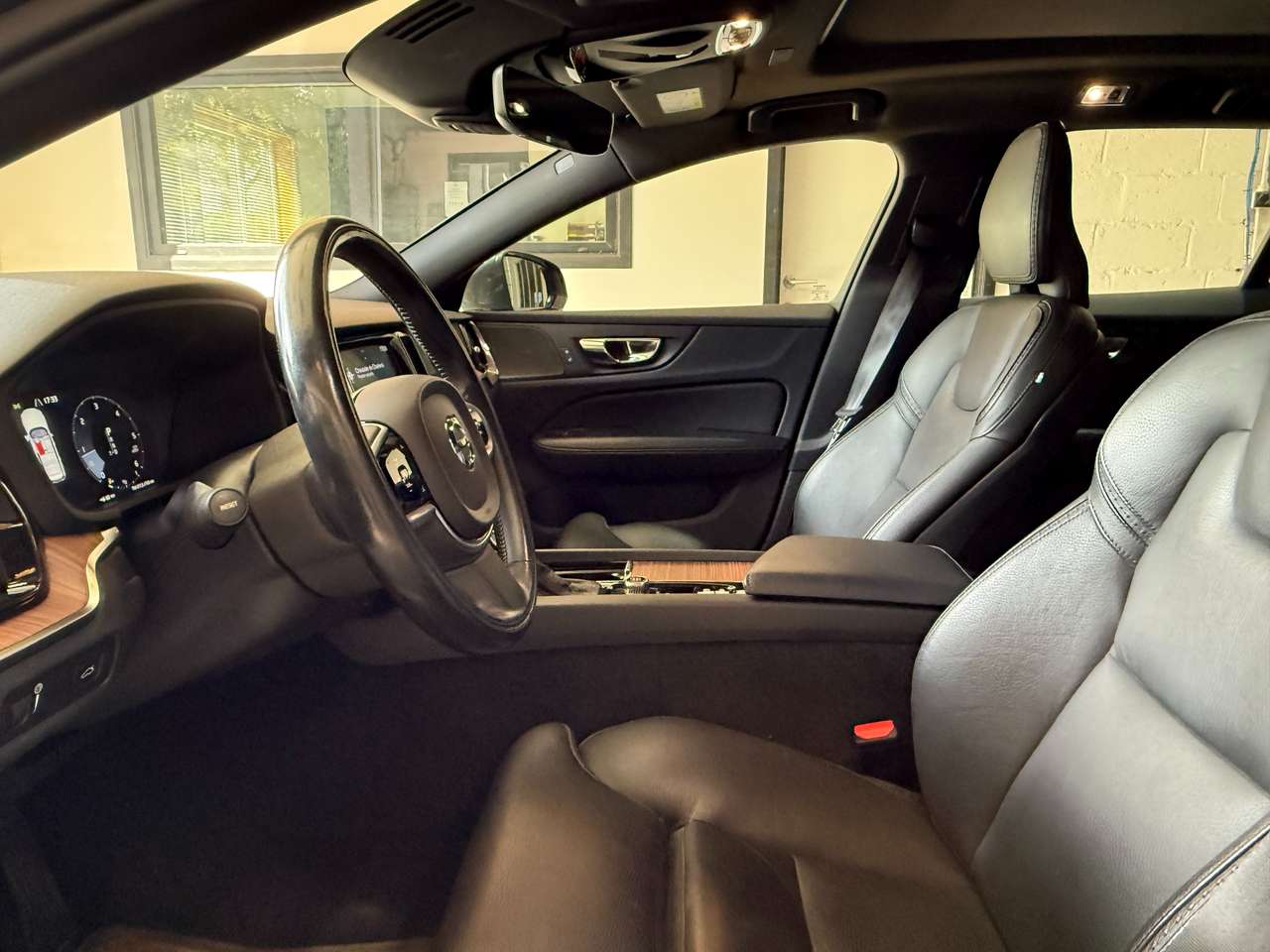 https://alternativecar.be/wp-content/uploads/2025/06/volvo-v60-cross-country-2-0awd-geartronic-garantie-12m-105611-6.jpg