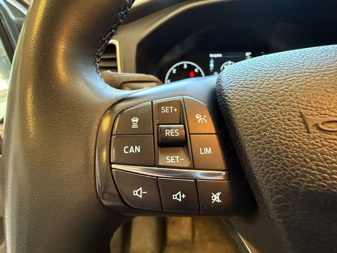 https://alternativecar.be/wp-content/uploads/2025/07/ford-transit-2-0-tdci-l2h2-limited-garantie-12m-105660-10.jpg