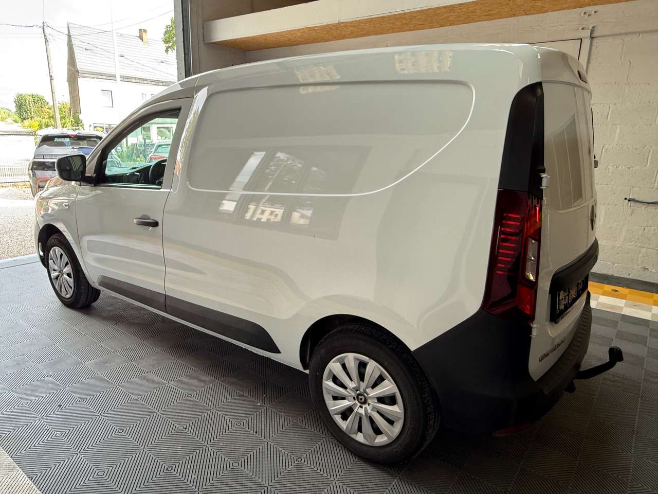 https://alternativecar.be/wp-content/uploads/2025/07/renault-express-express-1-3-tce-confort-s-s-garantie-renault-105742-5.jpg