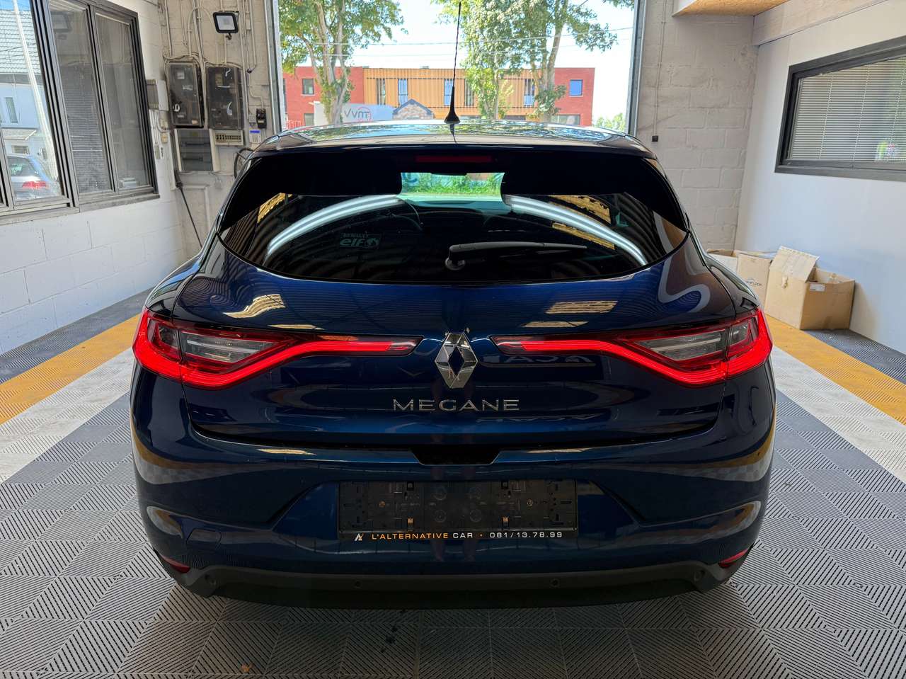 https://alternativecar.be/wp-content/uploads/2025/07/renault-megane-1-33-tce-limited-garantie-12m-105644-4.jpg