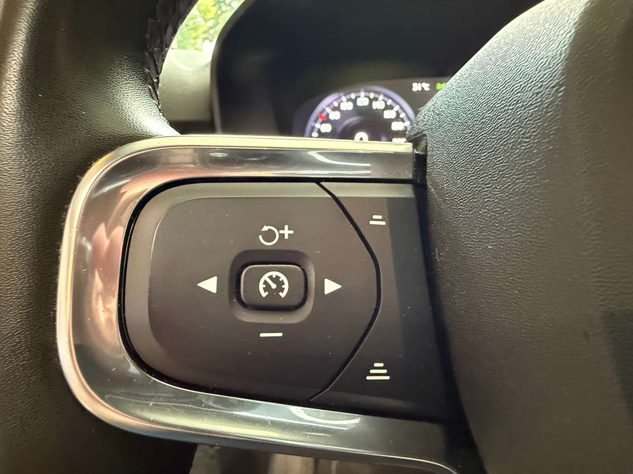 https://alternativecar.be/wp-content/uploads/2025/07/volvo-xc40-xc40-1-5-t3-momentum-pro-garantie-12m-105726-10.jpg