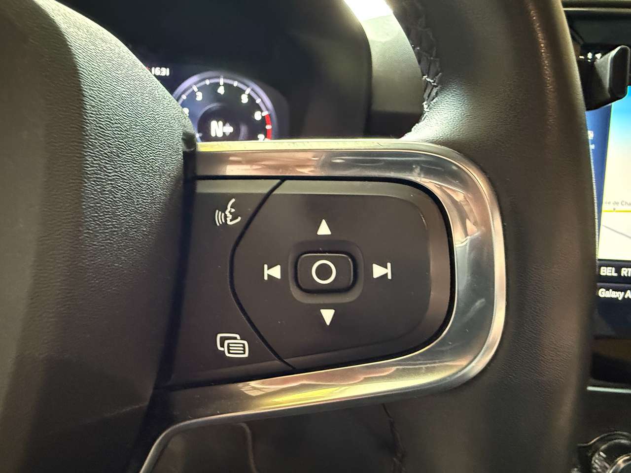 https://alternativecar.be/wp-content/uploads/2025/07/volvo-xc40-xc40-1-5-t3-momentum-pro-garantie-12m-105726-11.jpg