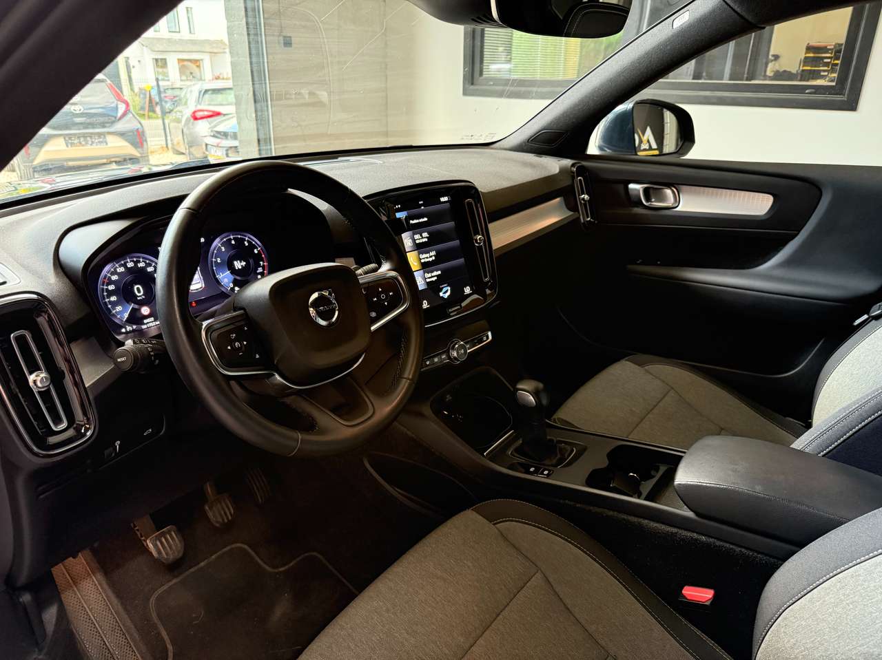 https://alternativecar.be/wp-content/uploads/2025/07/volvo-xc40-xc40-1-5-t3-momentum-pro-garantie-12m-105726-7.jpg
