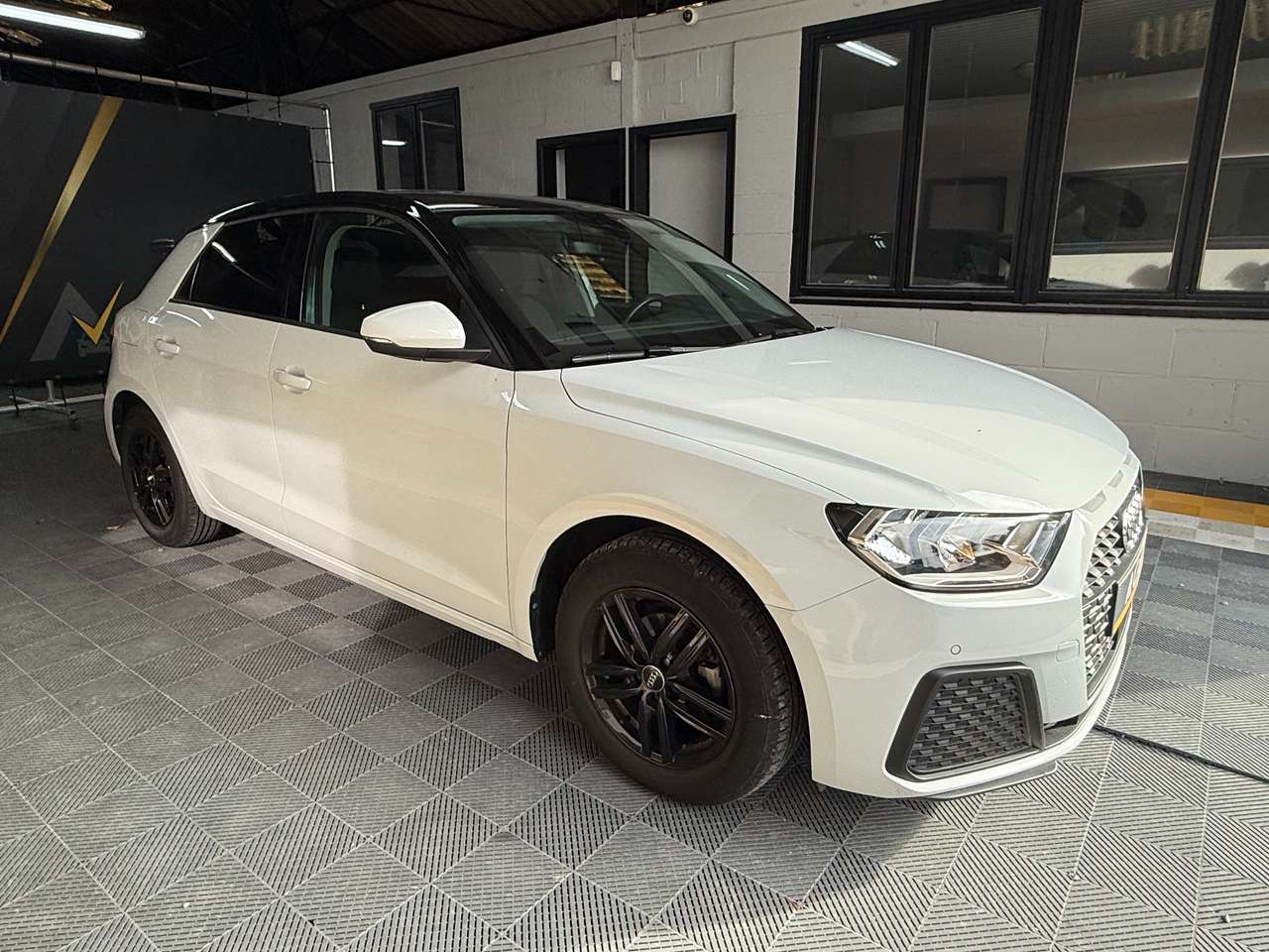 https://alternativecar.be/wp-content/uploads/2025/08/audi-a1-sportback-25-tfsi-attraction-stronic-garantie-12m-105840-2.jpg