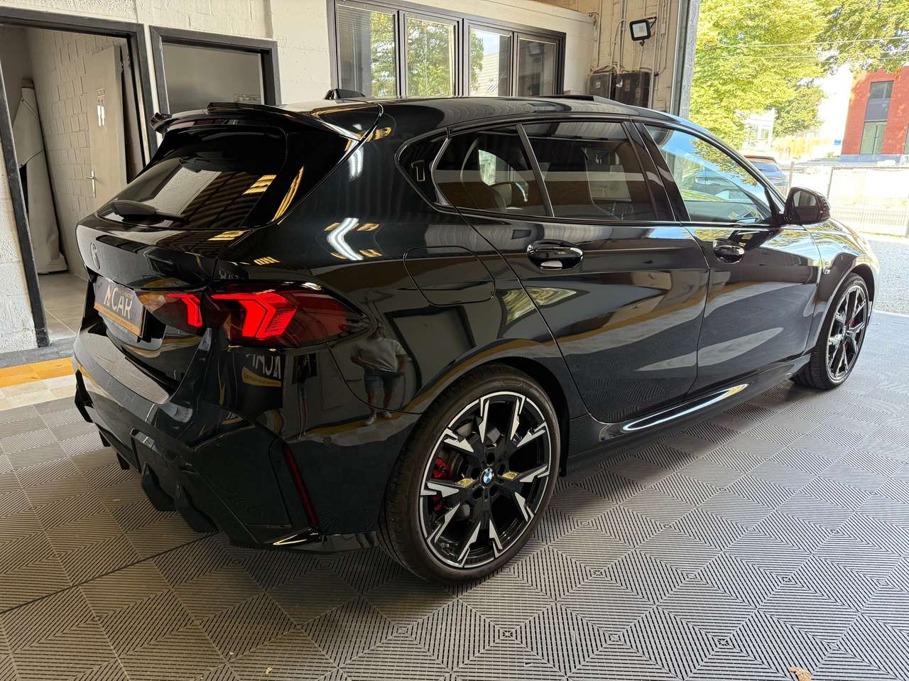 https://alternativecar.be/wp-content/uploads/2025/08/bmw-120-i-pack-m-garantie-bmw-06-2027-105953-3.jpg