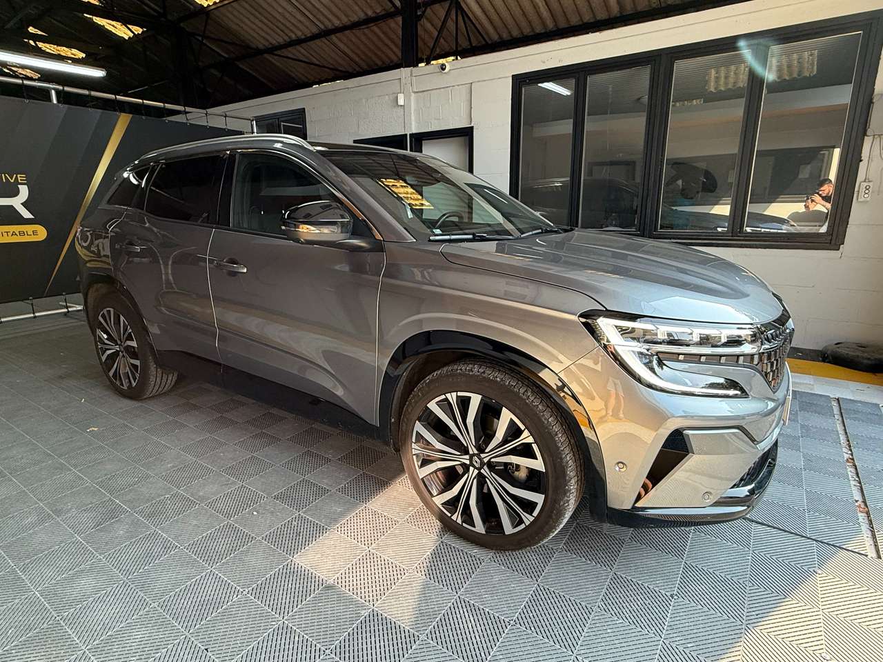 https://alternativecar.be/wp-content/uploads/2025/08/renault-austral-1-2-e-tech-hev-techno-garantie-renault-105921-2.jpg