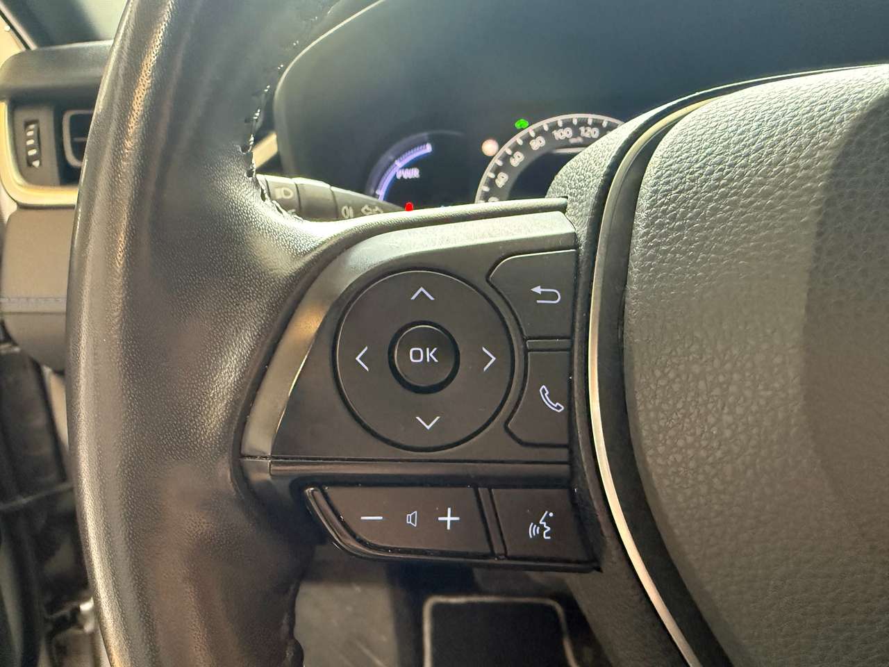 https://alternativecar.be/wp-content/uploads/2025/08/toyota-rav-4-hybrid-hev-2-5i-2wd-style-plus-garantie-2029-106002-10.jpg