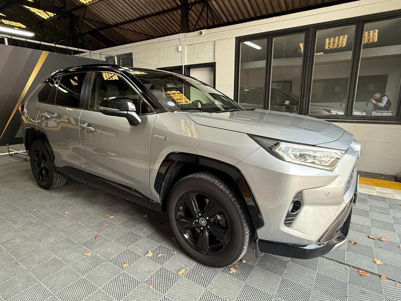 https://alternativecar.be/wp-content/uploads/2025/08/toyota-rav-4-hybrid-hev-2-5i-2wd-style-plus-garantie-2029-106002-2.jpg