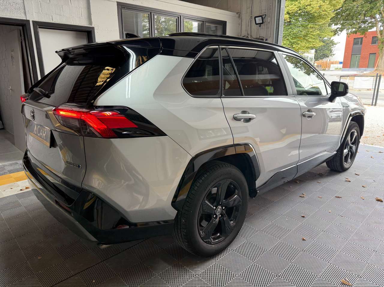 https://alternativecar.be/wp-content/uploads/2025/08/toyota-rav-4-hybrid-hev-2-5i-2wd-style-plus-garantie-2029-106002-3.jpg